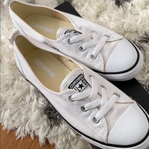 White Converse sneaker flats